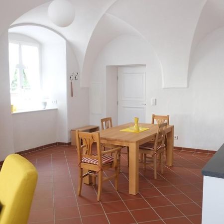 60Qm Wohnung Naabtal Im Historischen Pfarrhaus Pielenhofen Buitenkant foto