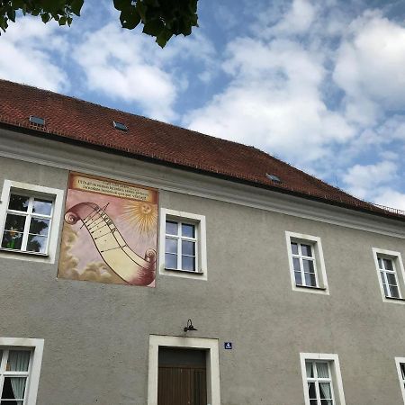 60Qm Wohnung Naabtal Im Historischen Pfarrhaus Pielenhofen Buitenkant foto