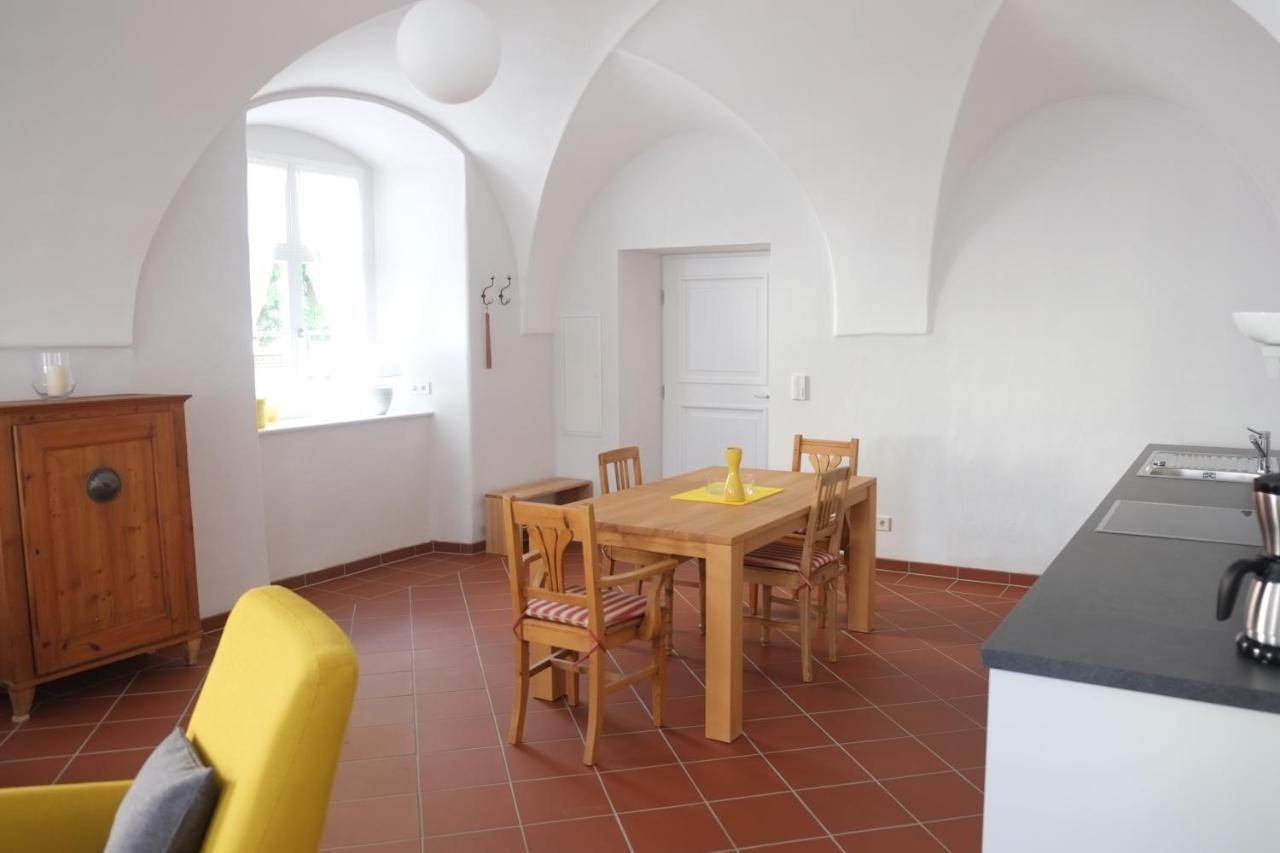 60Qm Wohnung Naabtal Im Historischen Pfarrhaus Pielenhofen Buitenkant foto